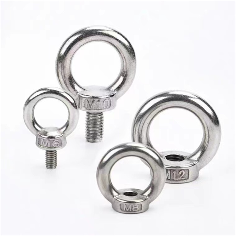 M10 immaculatam ferro oculum cochleæ attollens circulum